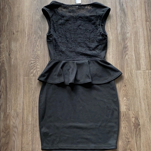 NWT Soprano Peplum Lace Back Bodycon Dress - Picture 4 of 7